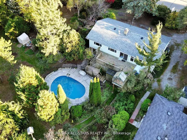 40  Riverglen  Drive, Georgina, ON L4P 2R1
