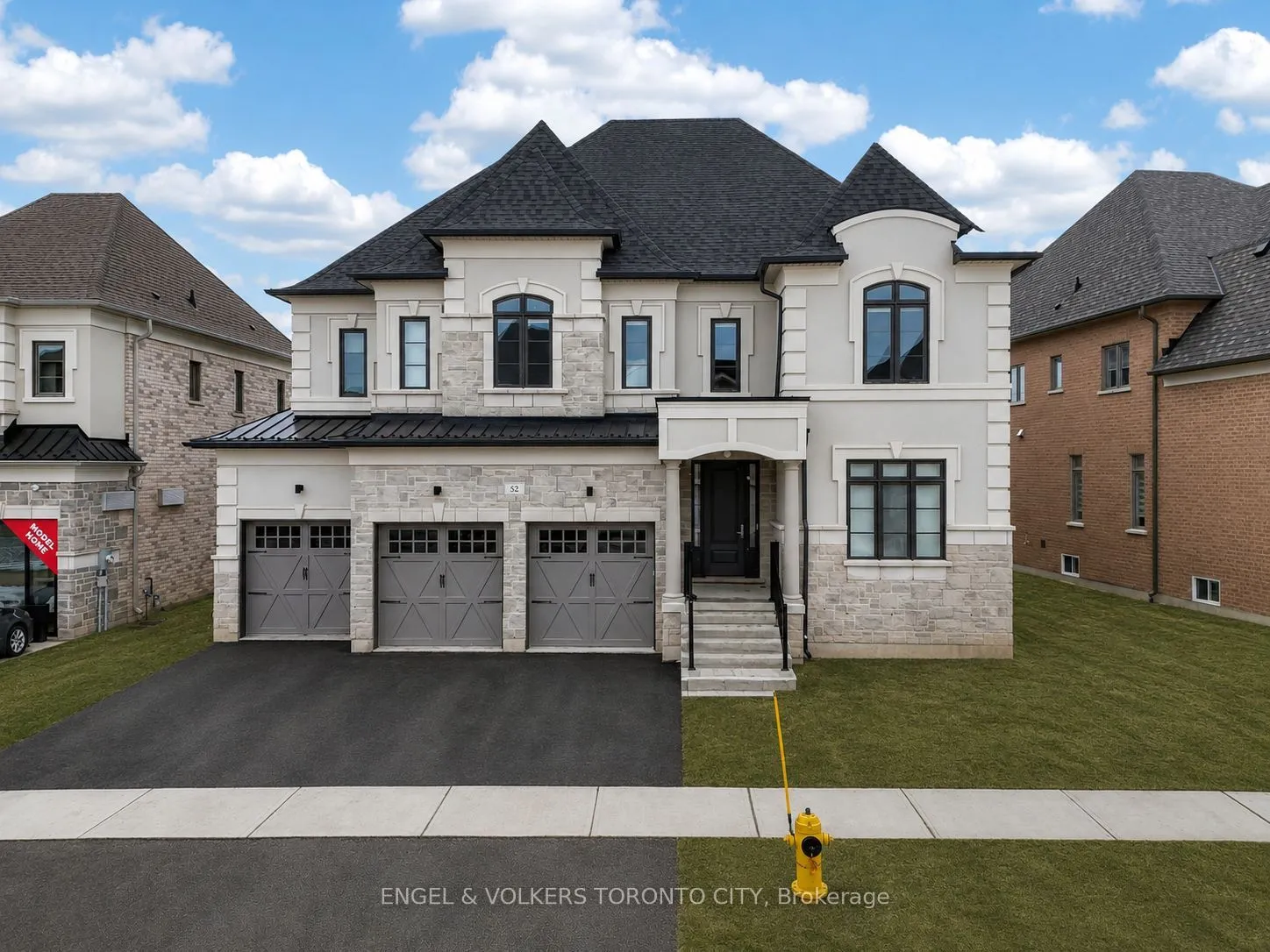 Detached Home For Sale | N12899146