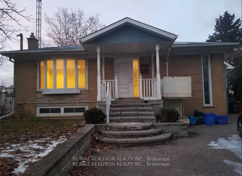 Detached Home For Lease | N12902016