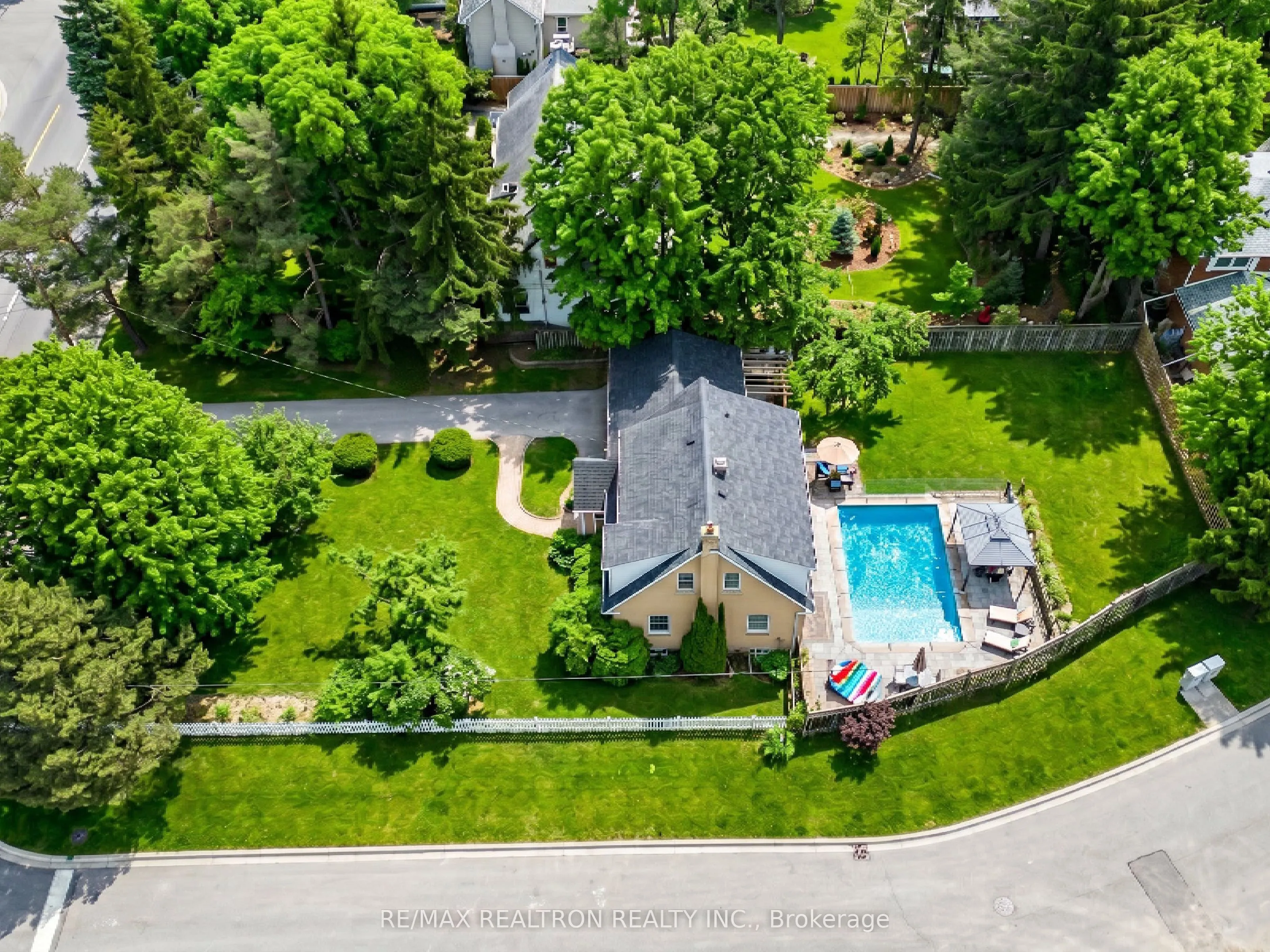 Detached Home For Sale | N12906320
