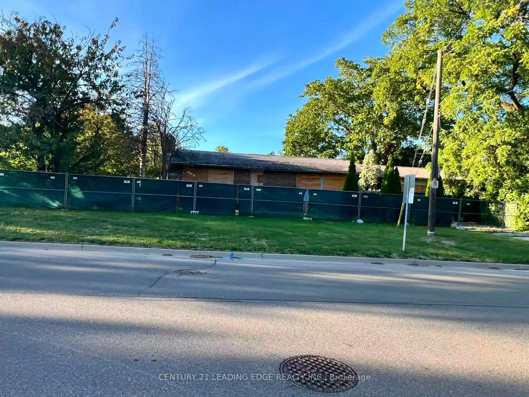 Detached Home For Sale | N12912324
