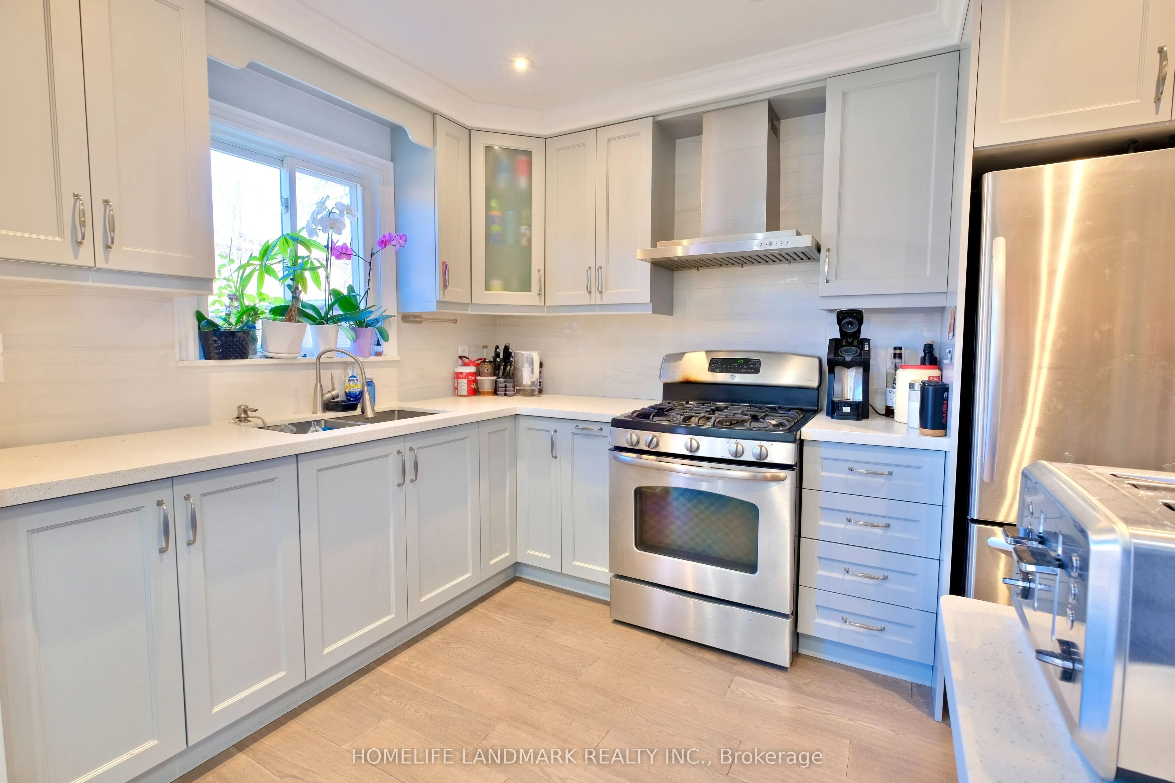 Detached Home For Sale | N12932966