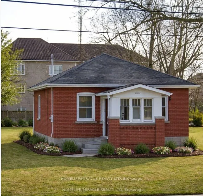 Detached Home For Sale | N12933162