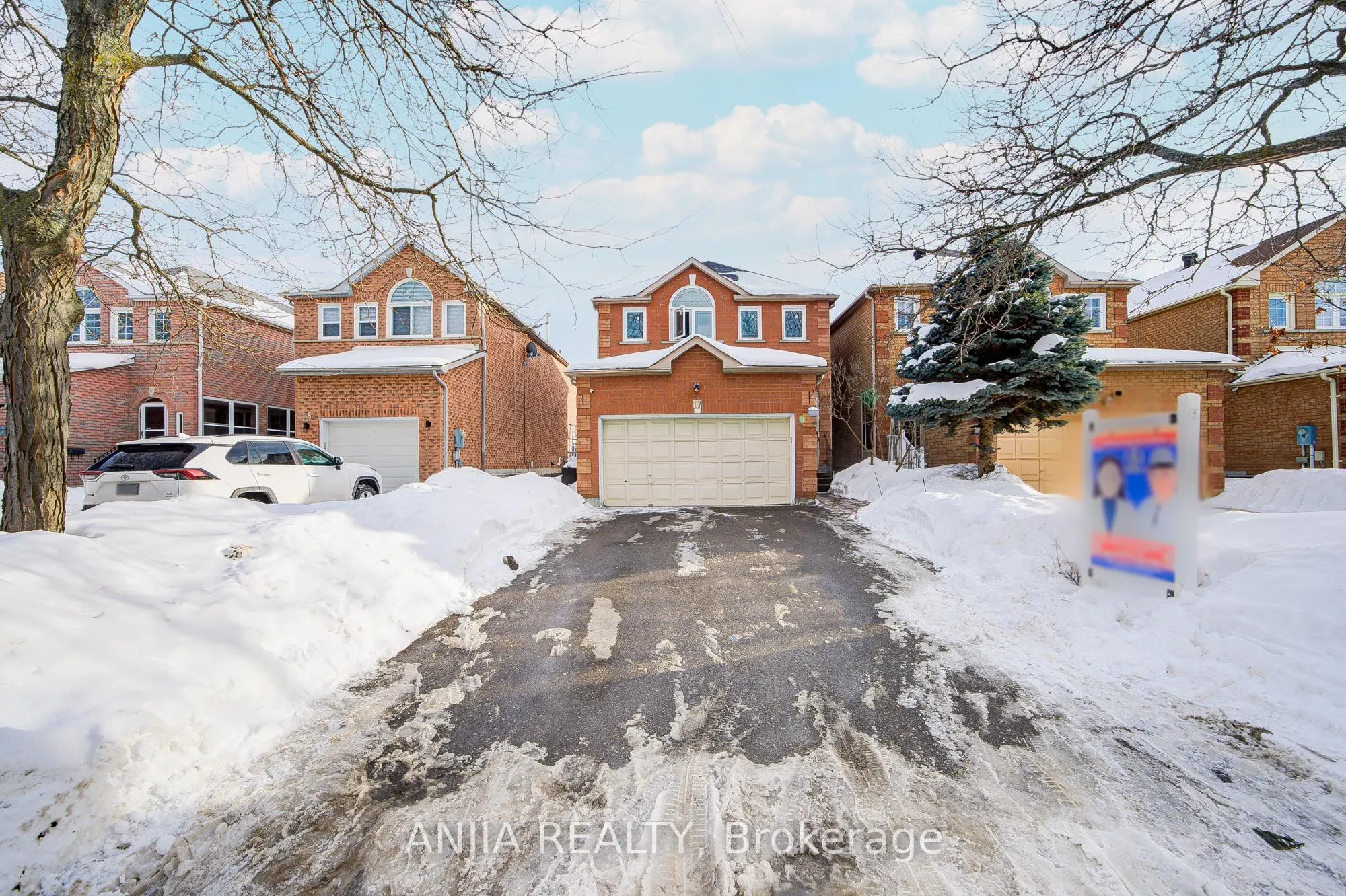 Detached Home For Sale | N12939146