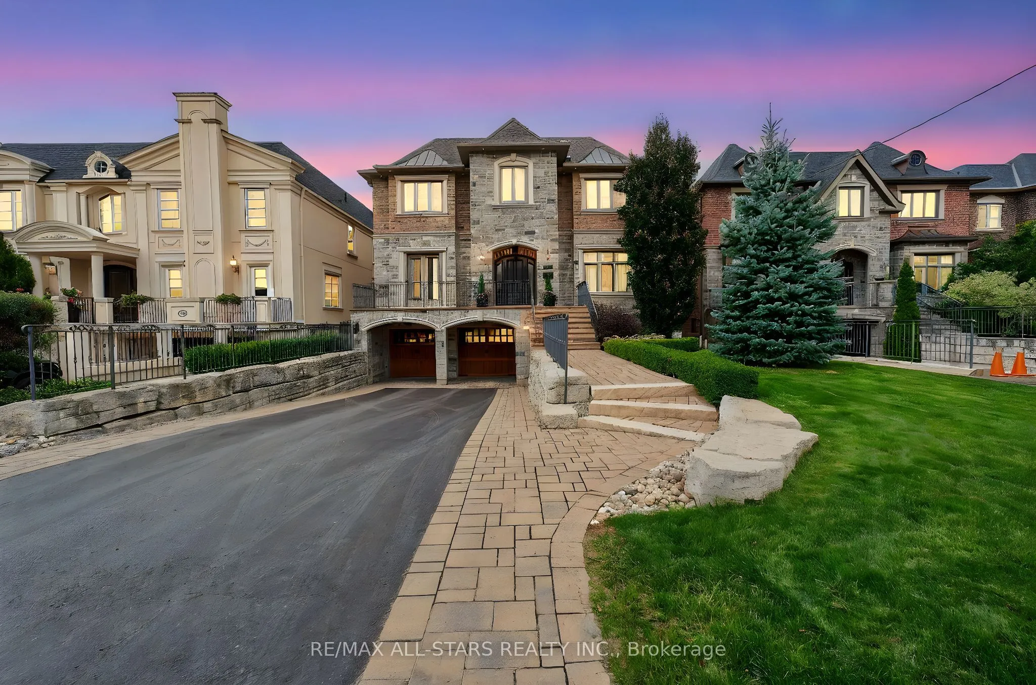 Detached Home For Sale | N12946294