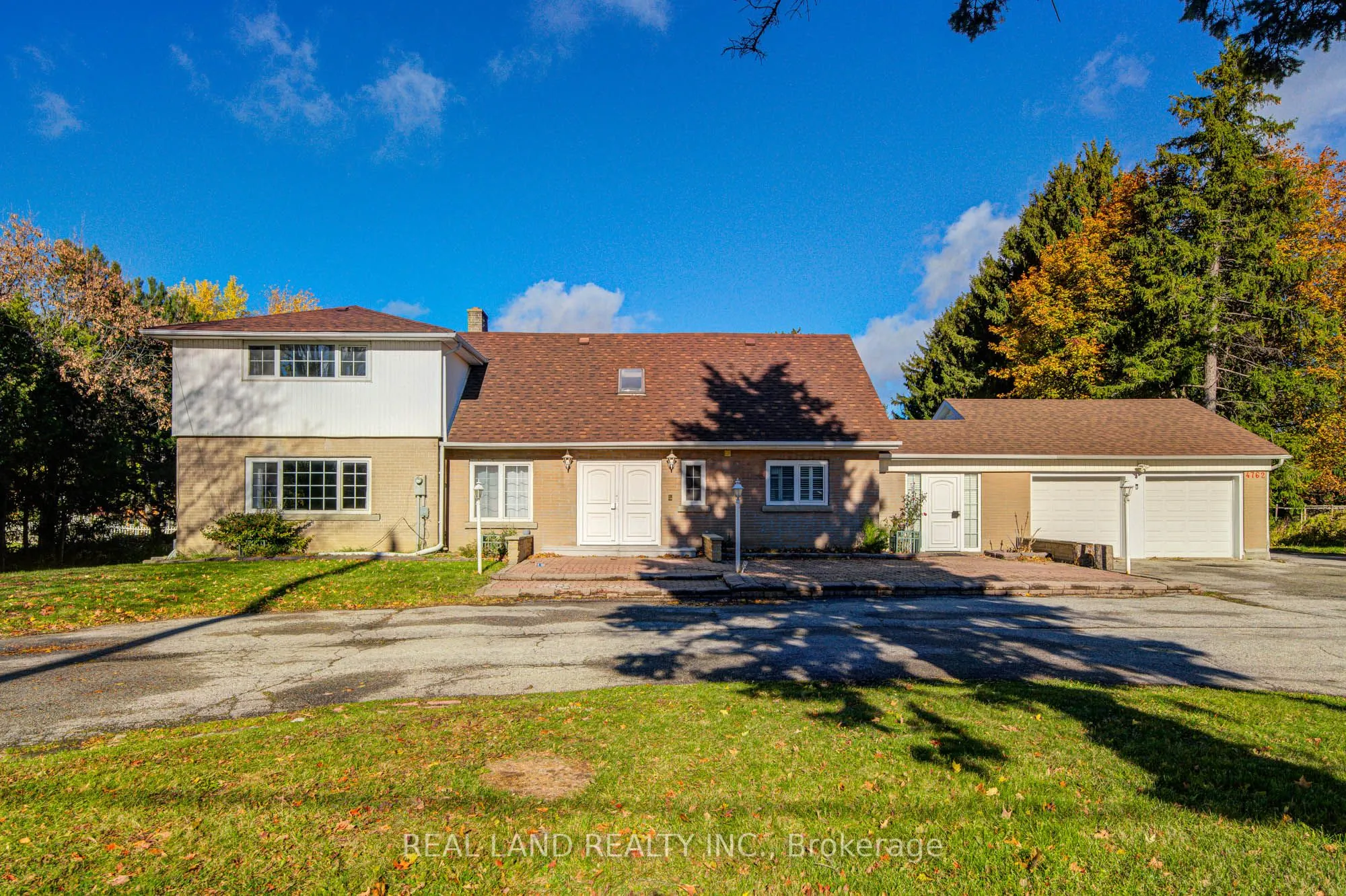 Detached Home For Sale | N12951040