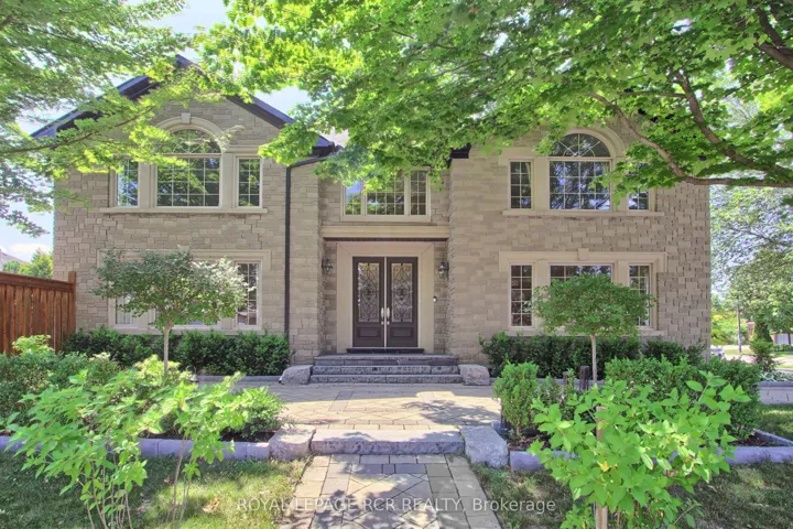 646  Brooker  Ridge, Newmarket, ON L3X 1V7