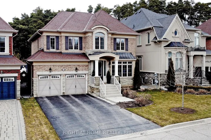 95  Vines  Place, Aurora, ON L4G 0R7