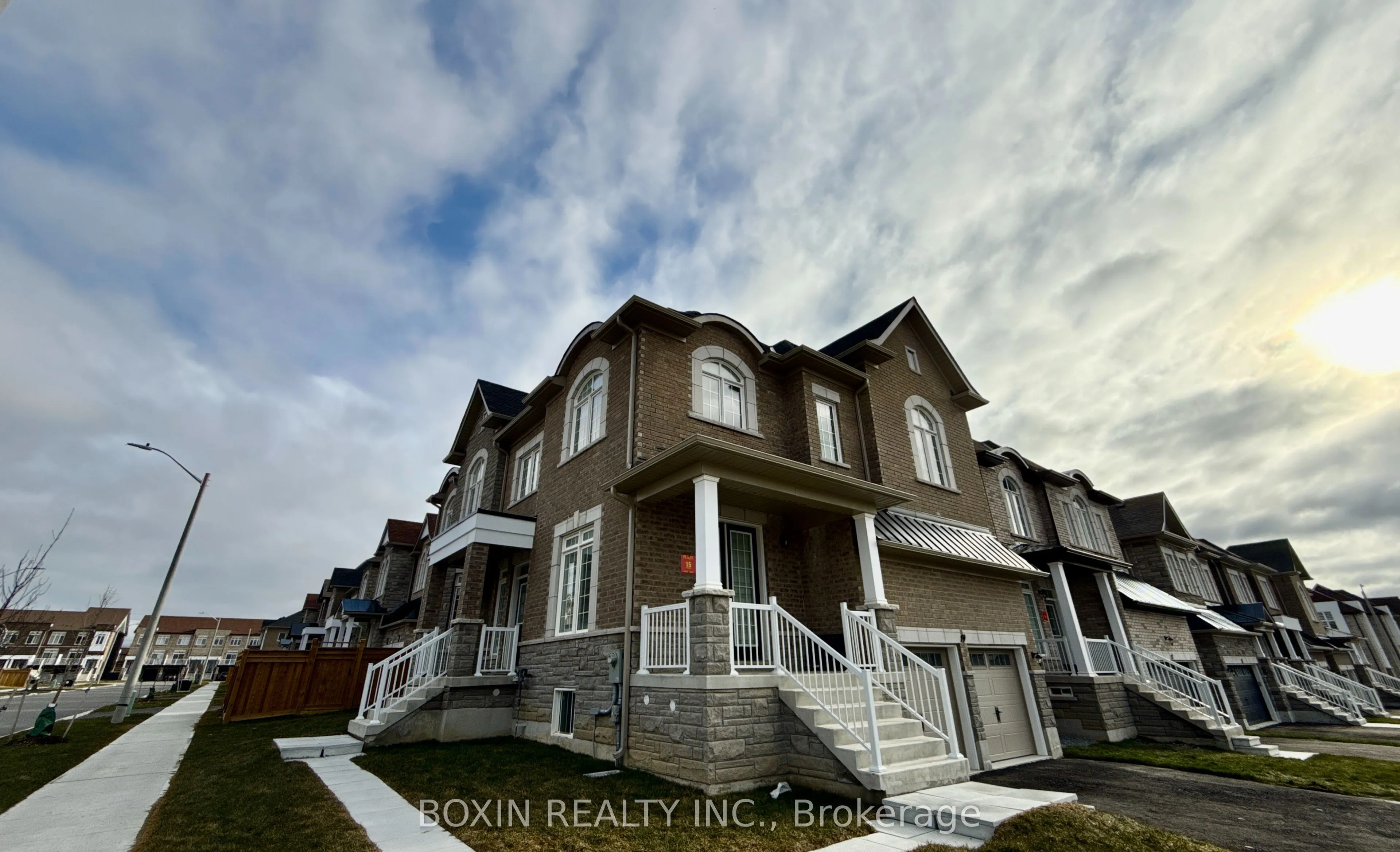 Detached Home For Lease | N12961988