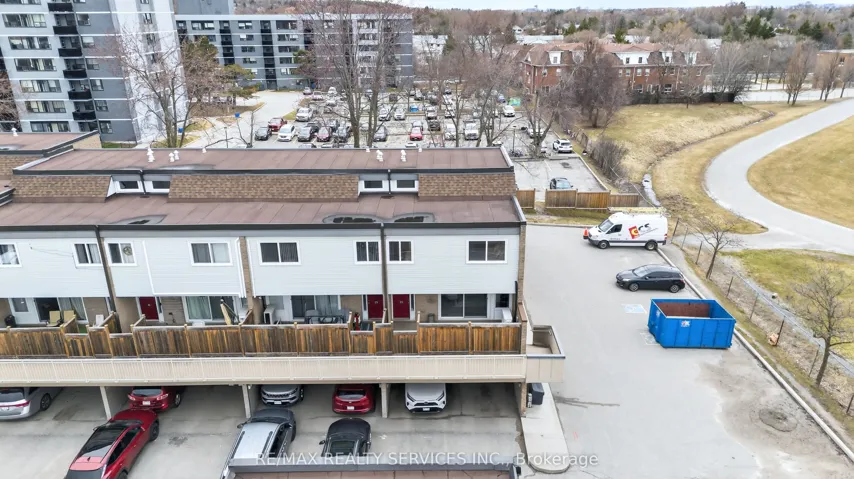 179  Milestone  Crescent, Aurora, ON L4G 3M2