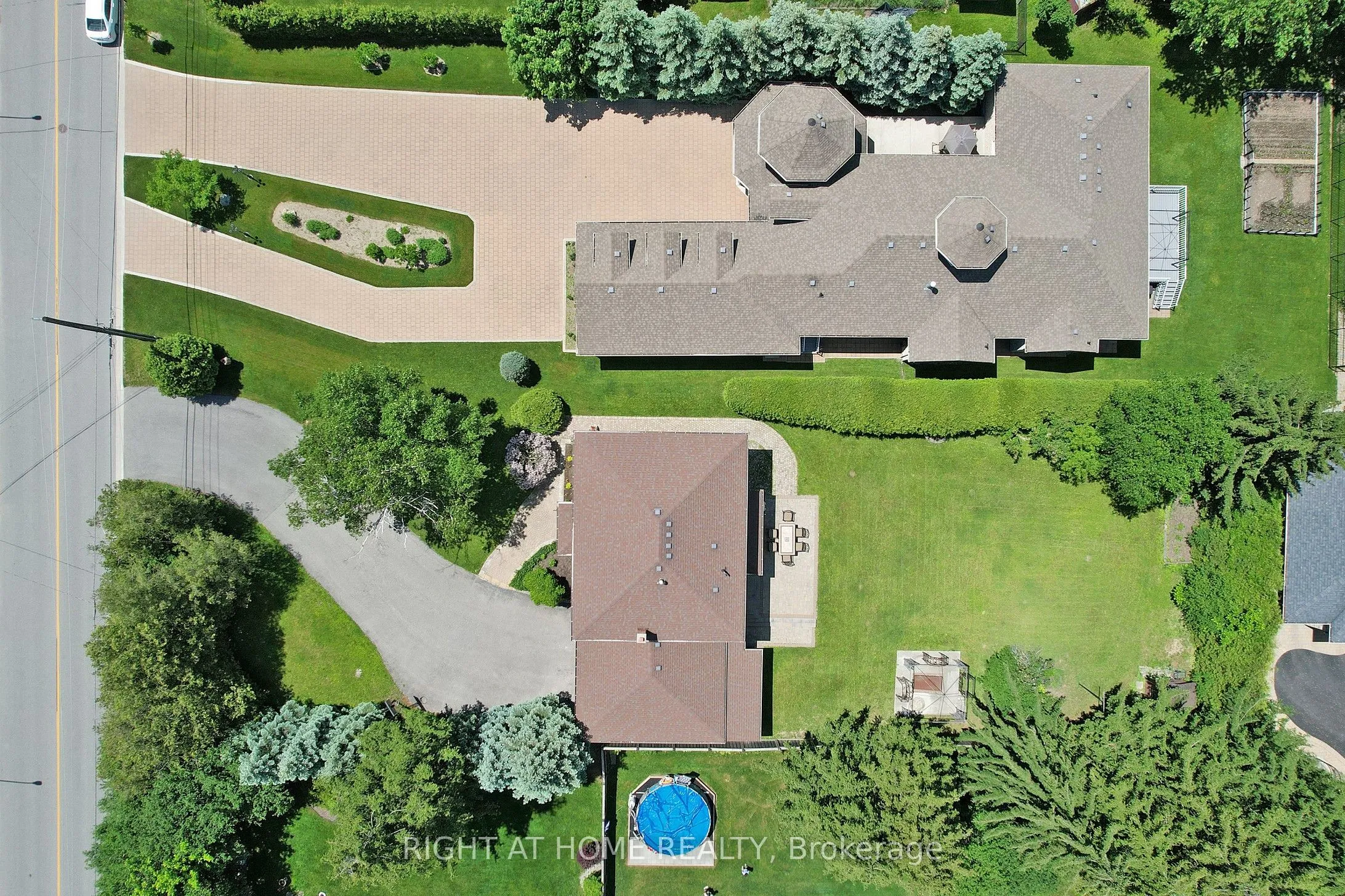 Detached Home For Sale | N12966312