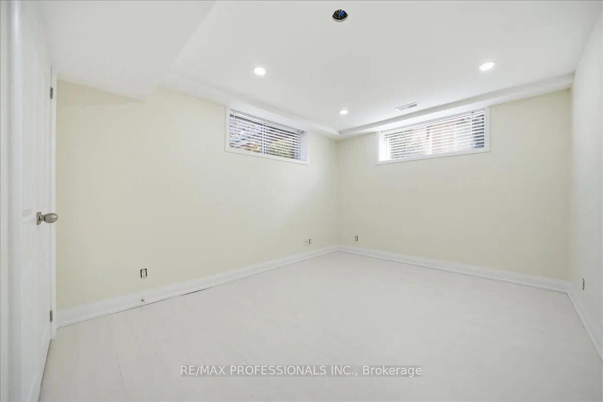 Detached Home For Lease | N12970996