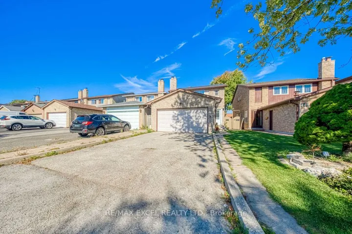 106  Upton  Crescent, Markham, ON L3R 3T4
