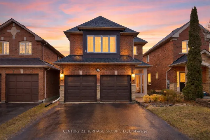 489  Menczel  Crescent, Newmarket, ON L3X 2P6