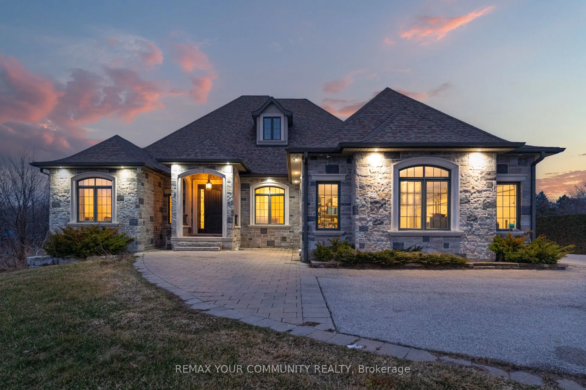 Detached Home For Sale | N12988238