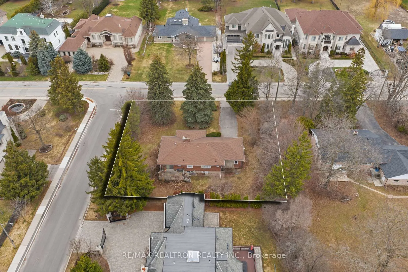 Detached Home For Sale | N12989286