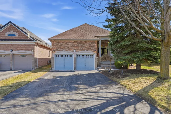 Welcome 913 Bayley Court, Newmarket!