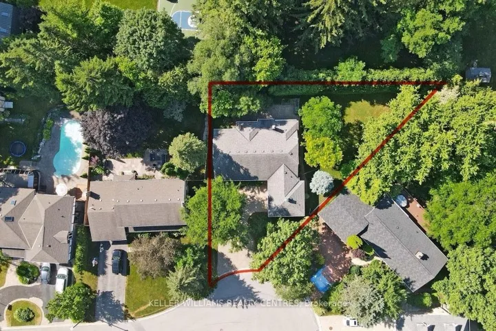 27  Hawthorne  Lane, Aurora, ON L4G 3K8