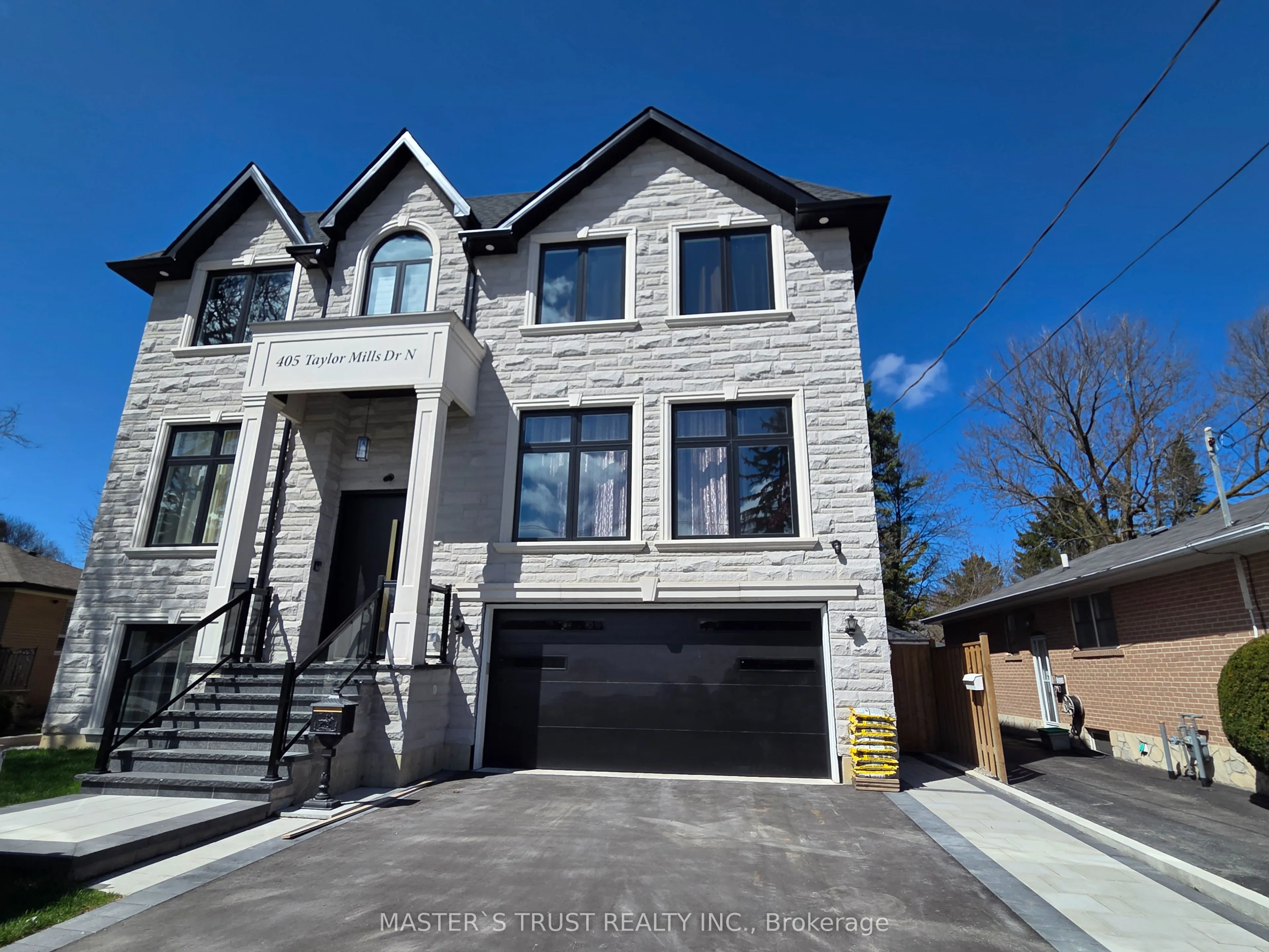 Detached Home For Lease | N13033360