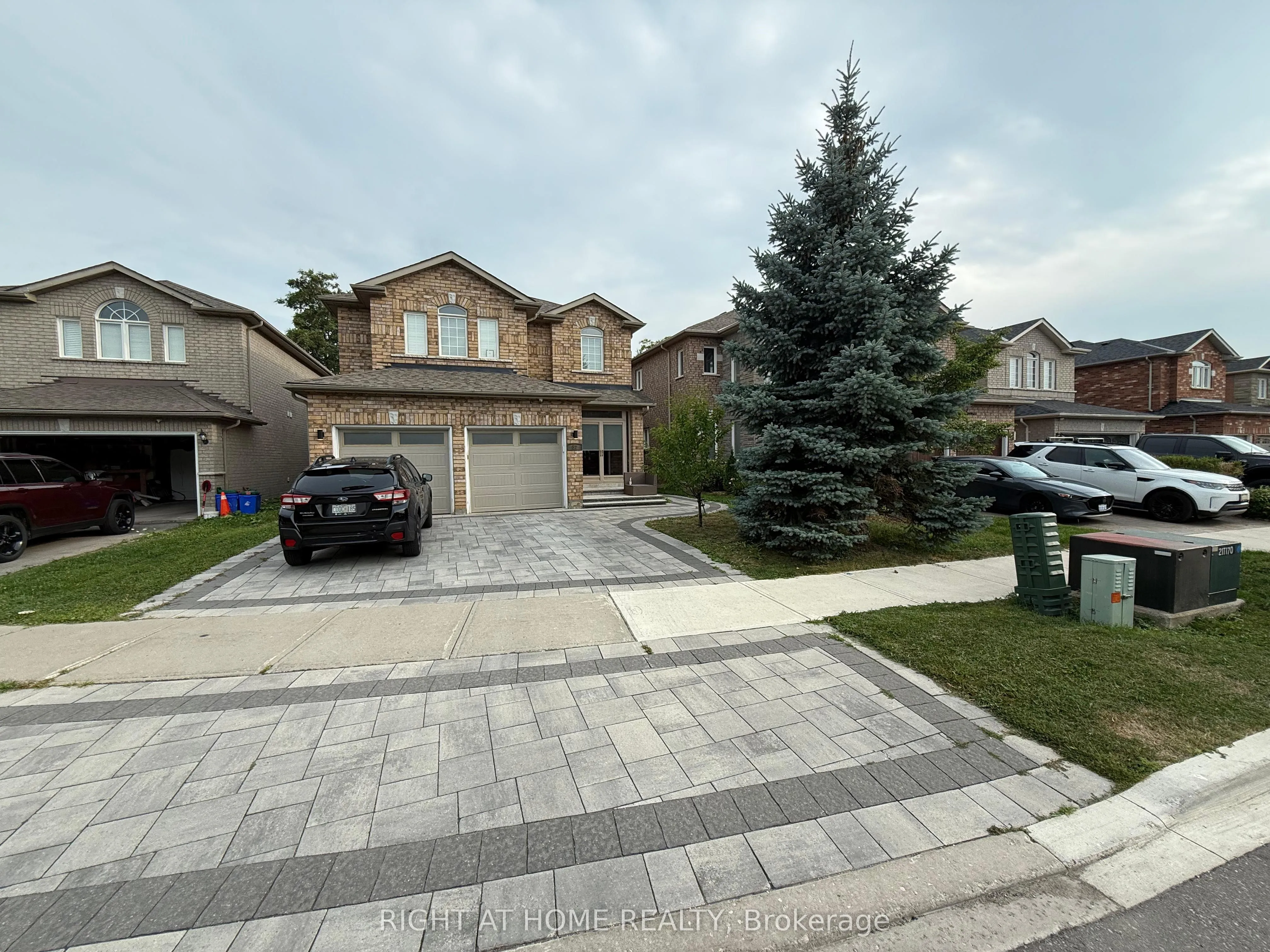 Detached Home For Lease | N13041456