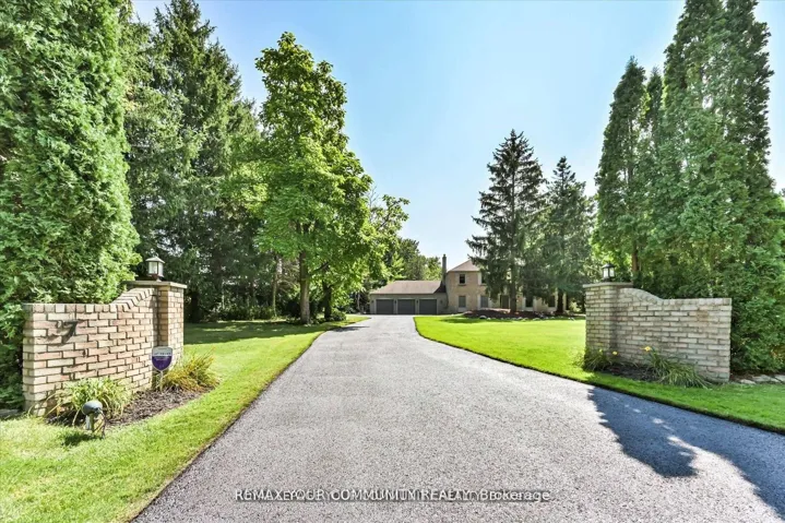 7  Skyview  Lane, Aurora, ON L4G 6W5