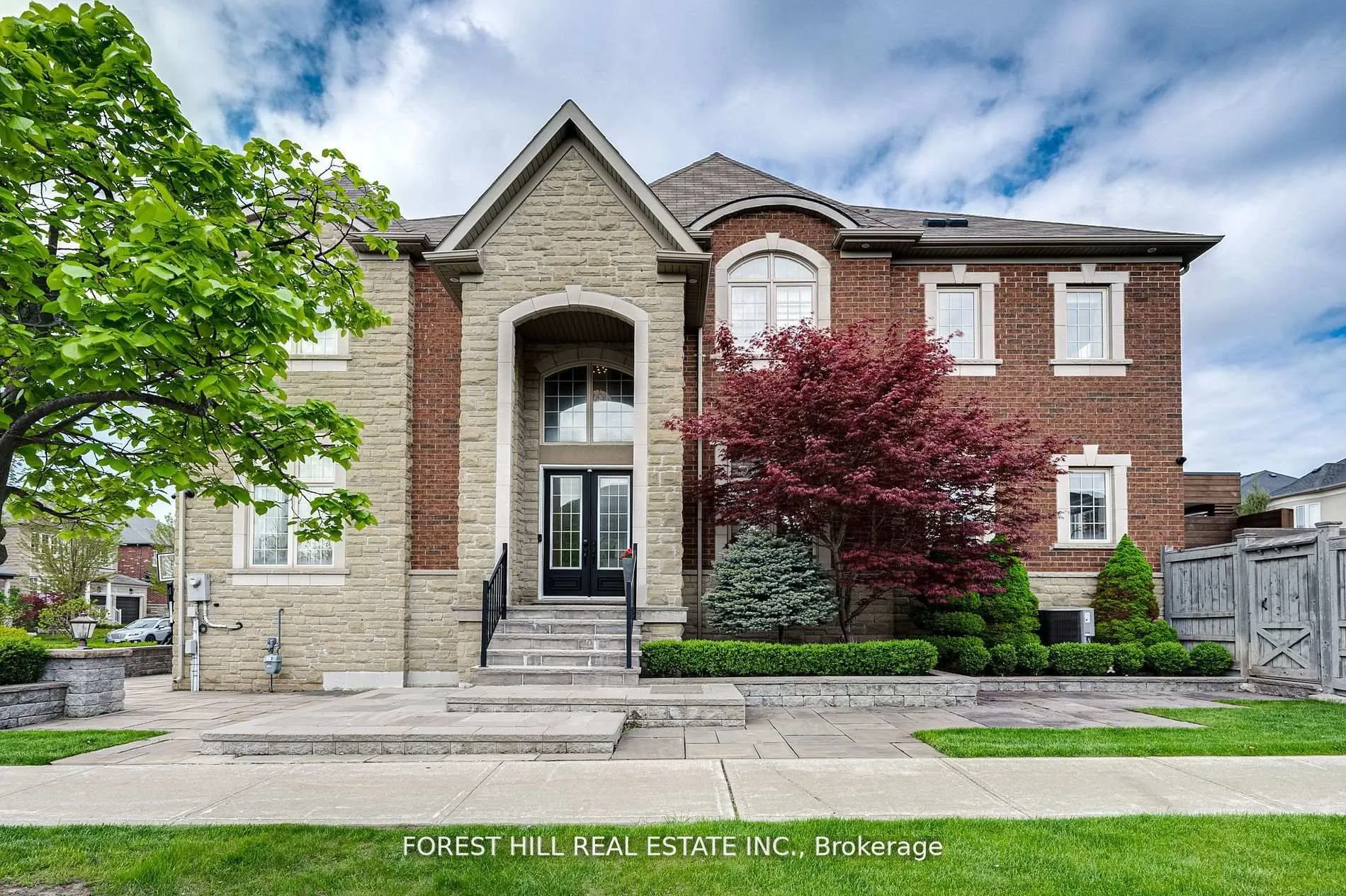 Detached Home For Sale | N13053354