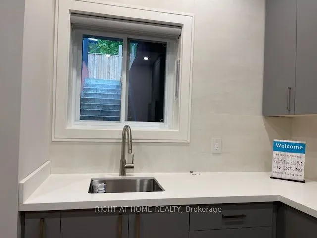 Detached Home For Lease | N13060444