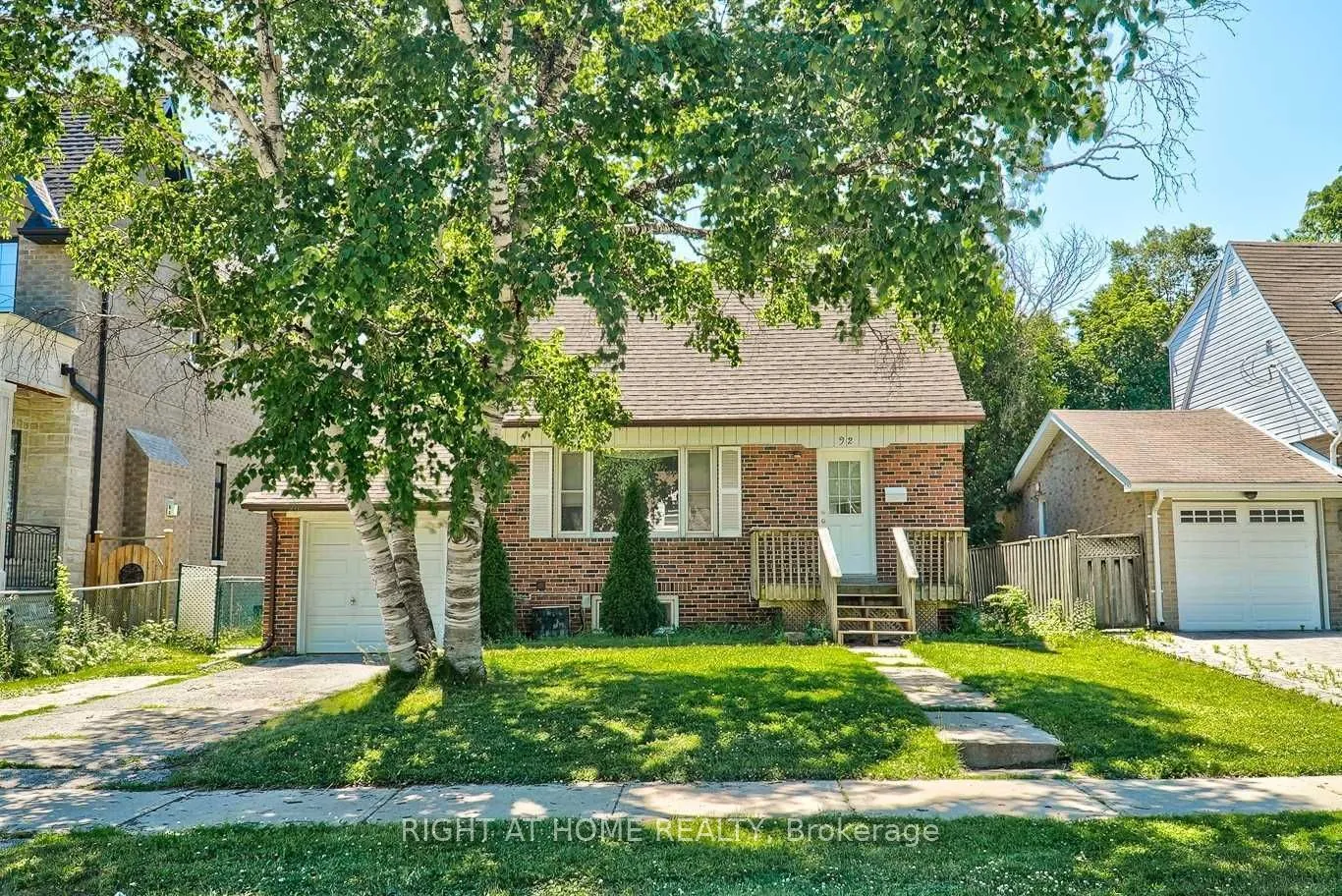 Detached Home For Lease | N13061320