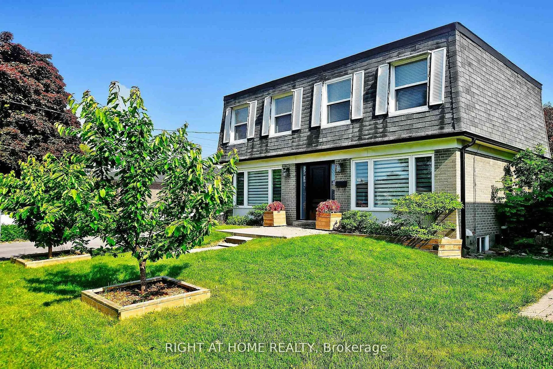 Detached Home For Sale | N13087256