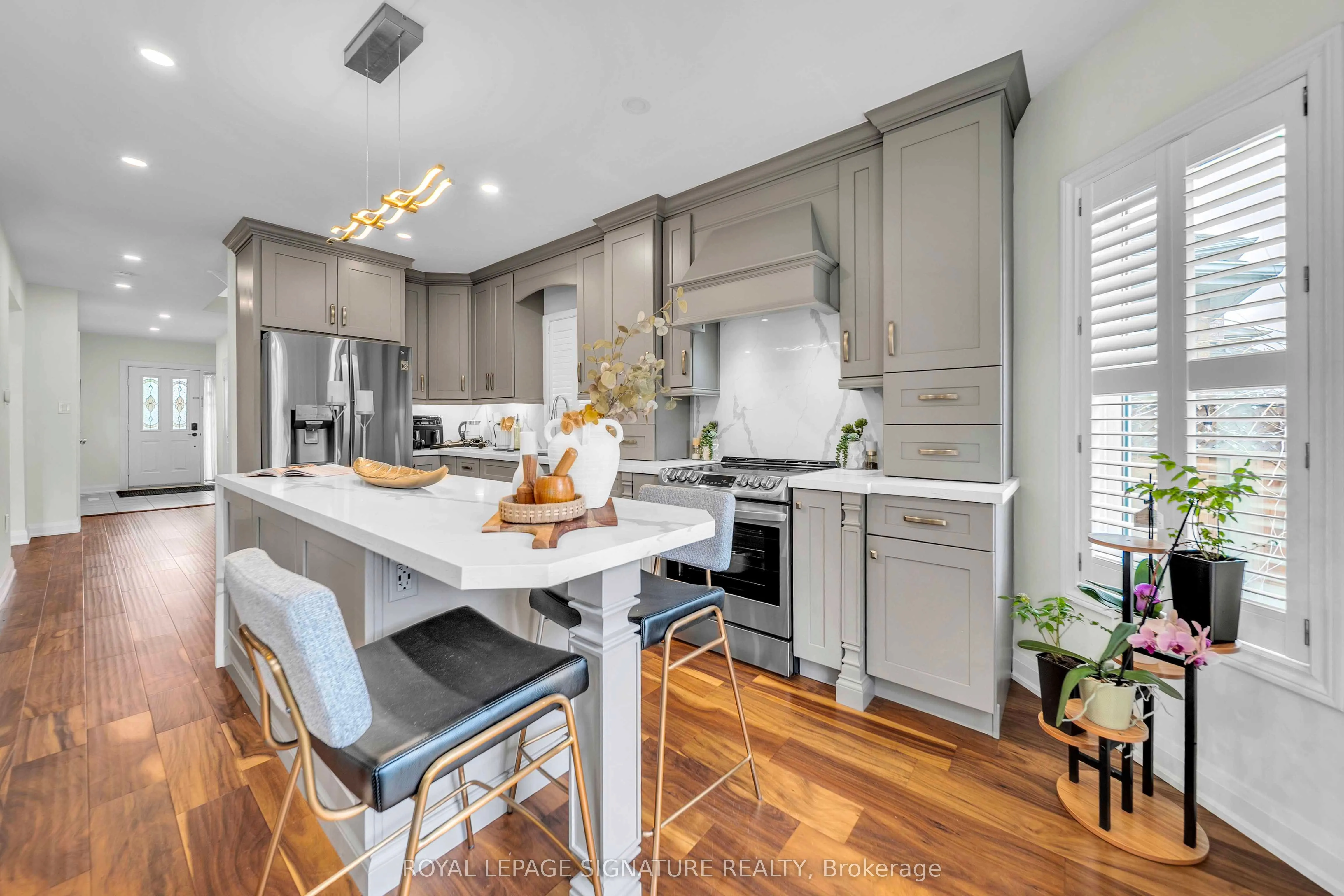 Detached Home For Sale | N13089756