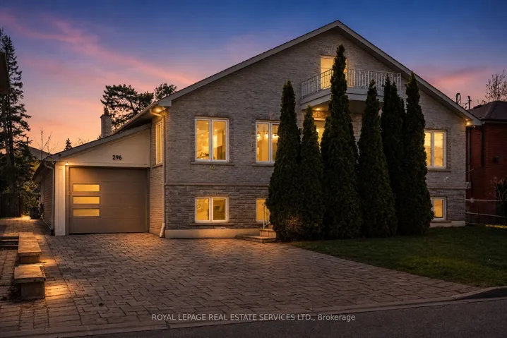 Twilight Exterior Photo