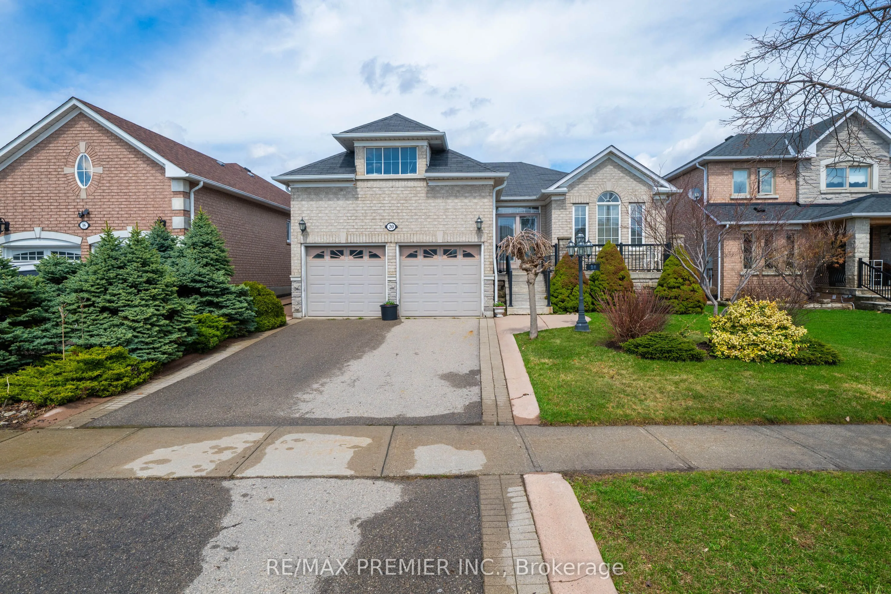 Detached Home For Sale | N13122322