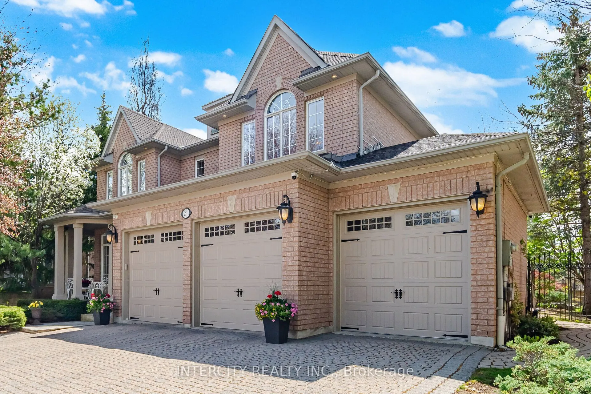 Detached Home For Sale | N13129120
