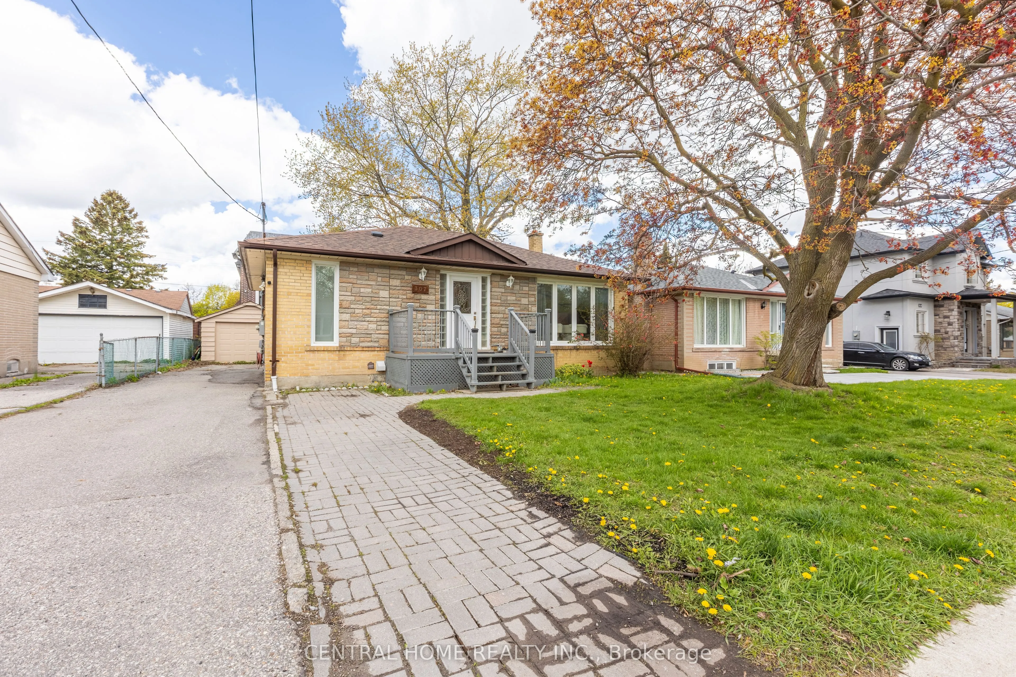 Detached Home For Sale | N13139742
