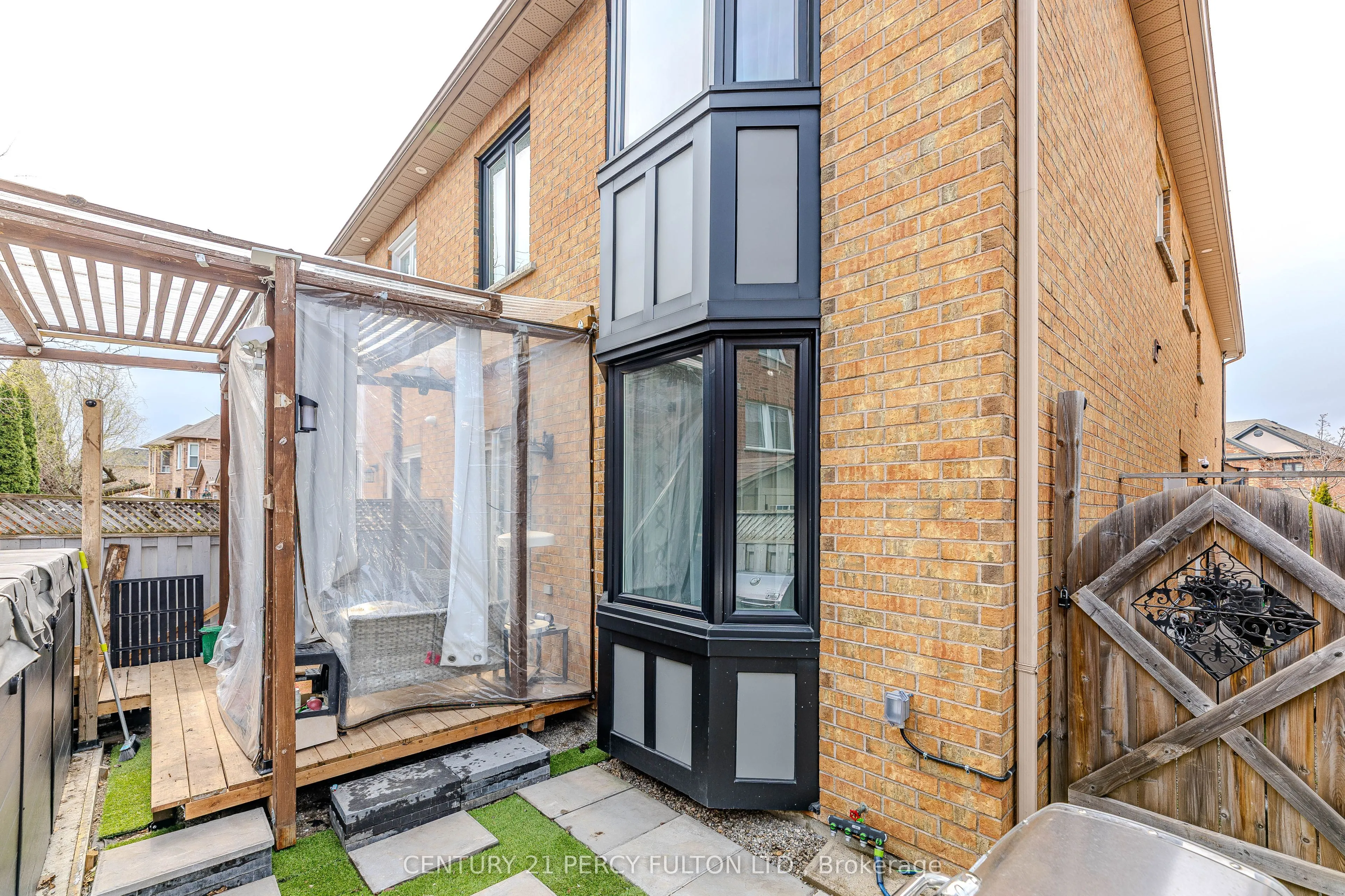 Semi-Detached Home For Sale | N13143352