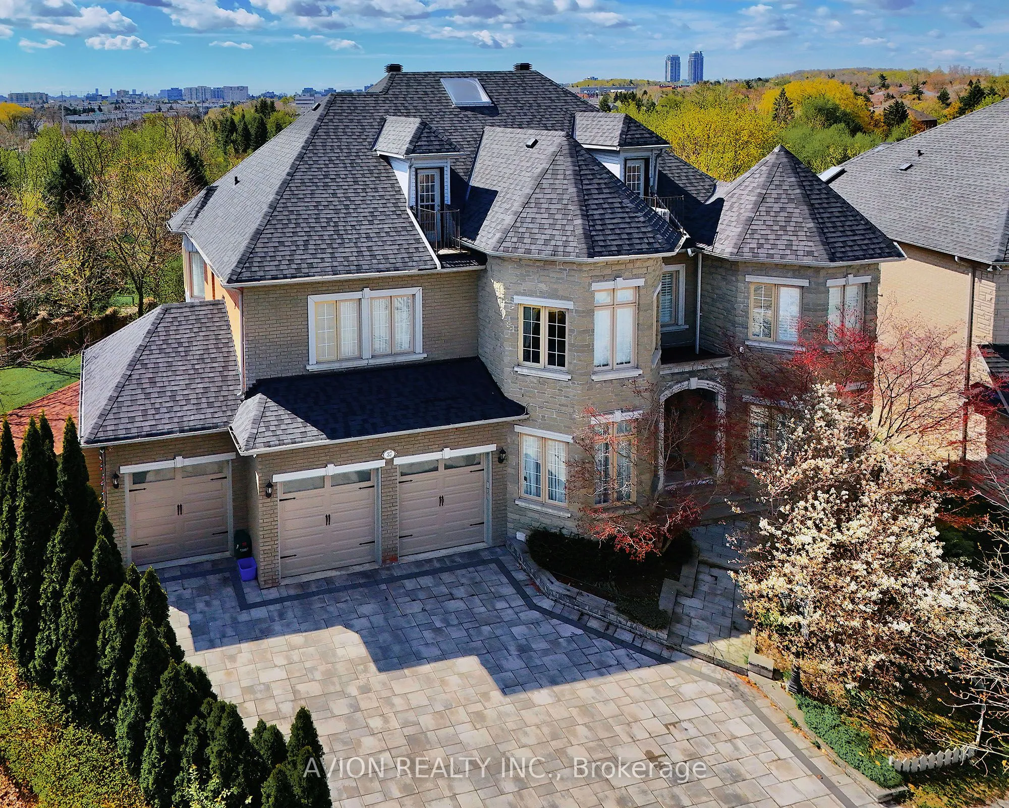 Detached Home For Sale | N13153058