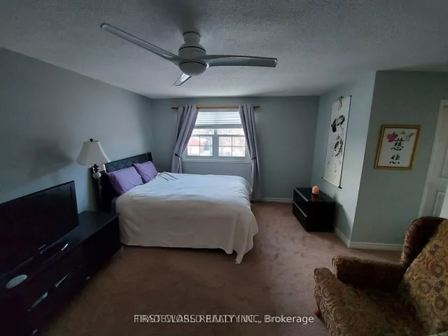 880 Leslie Valley Drive, Newmarket, ON L3Y 7G9