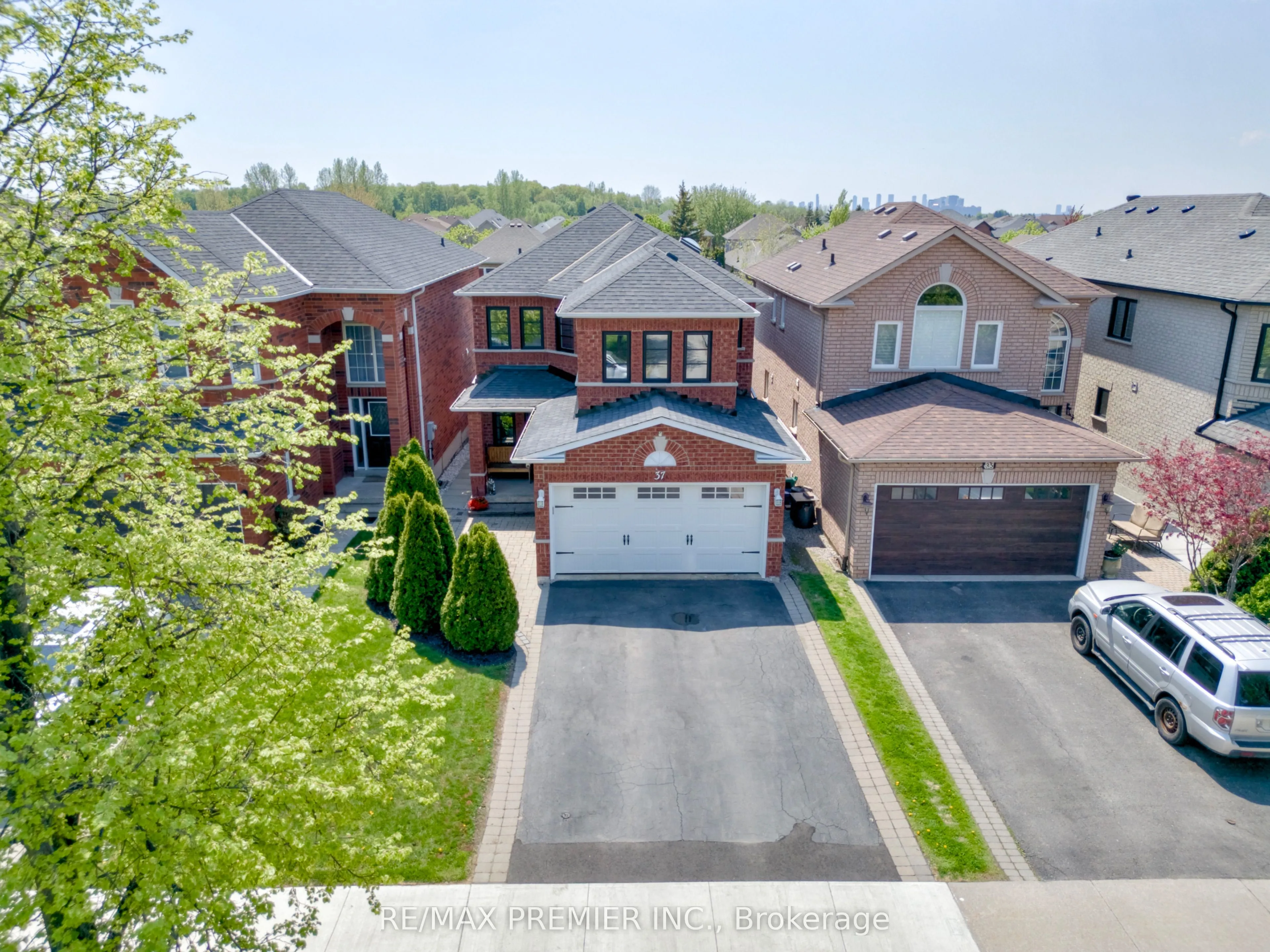 Detached Home For Sale | N13156816