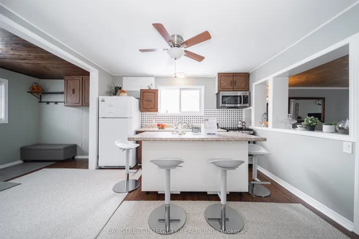 74 De La Salle Boulevard, Georgina, ON L0E 1S0
