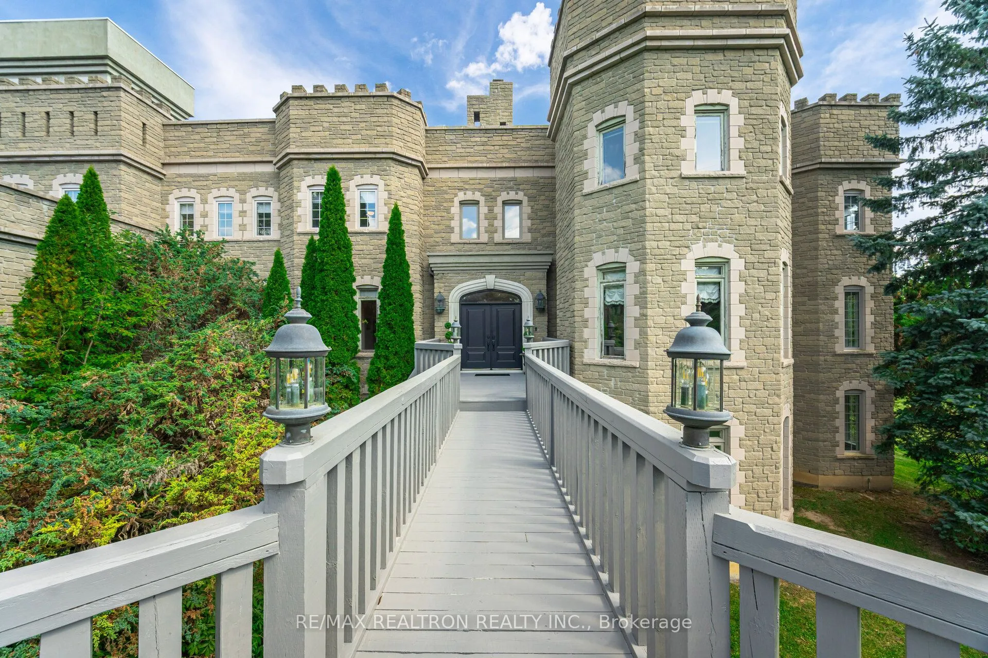 Detached Home For Sale | N13171522