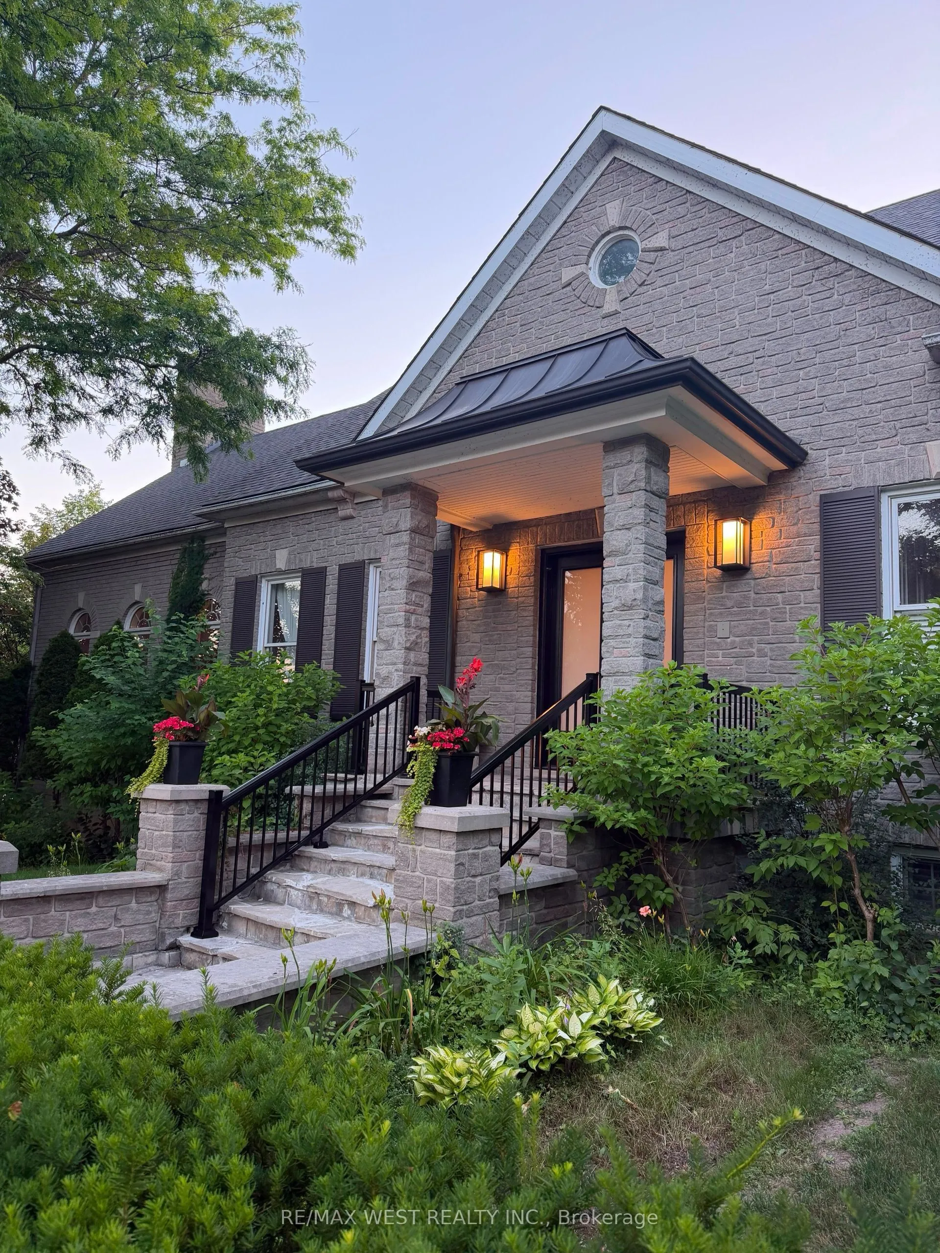 Detached Home For Sale | N13172040