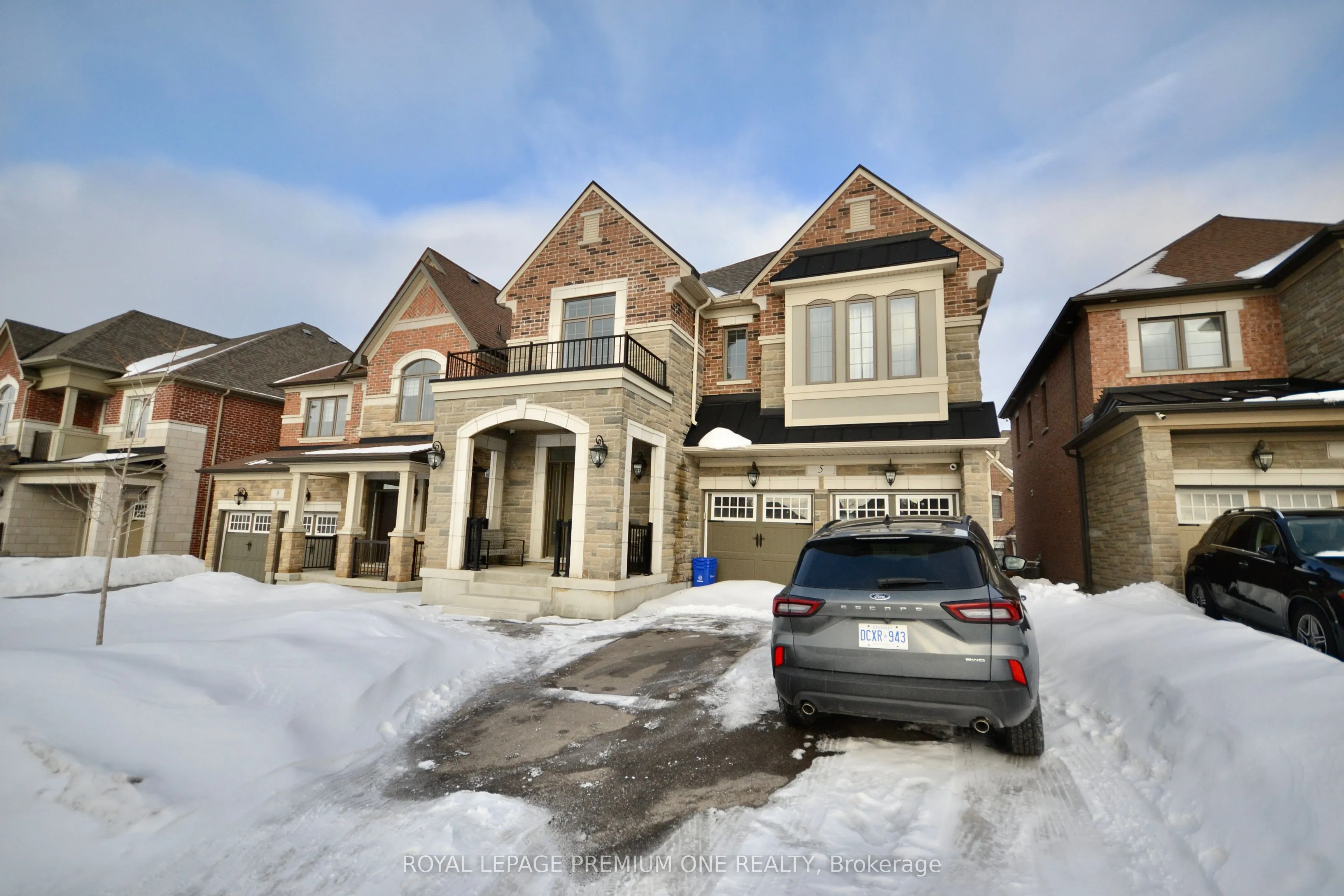 Detached Home For Lease | N13186246