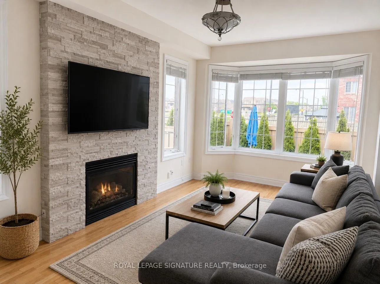 Detached Home For Sale | N13204618