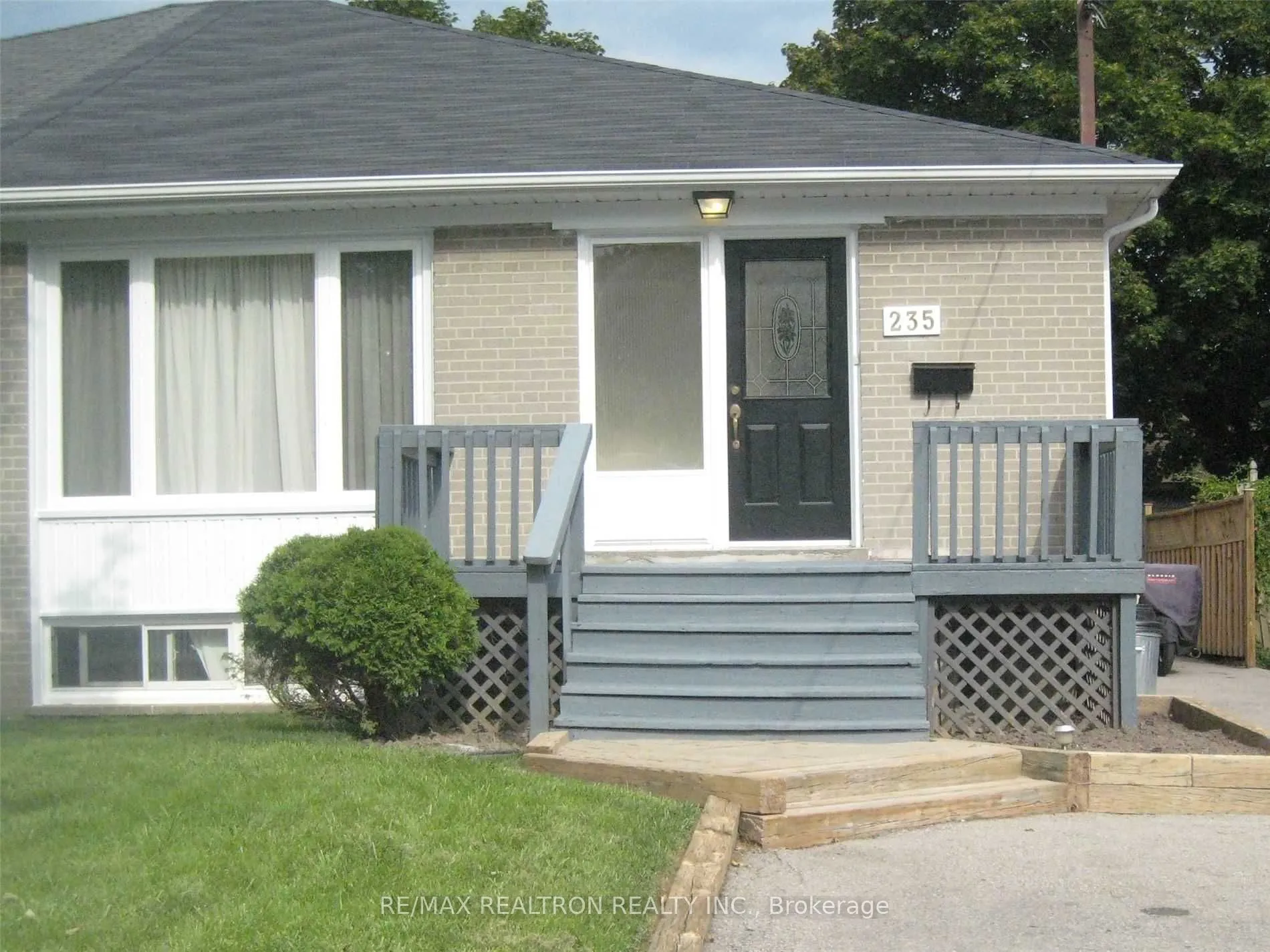 Semi-Detached Home For Lease | N13209012