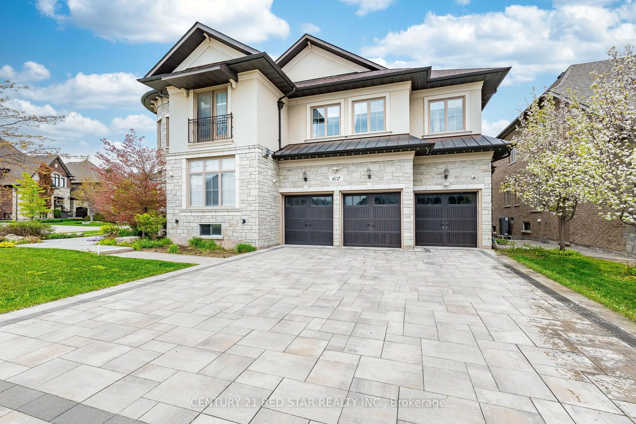 Detached Home For Sale | N13211074