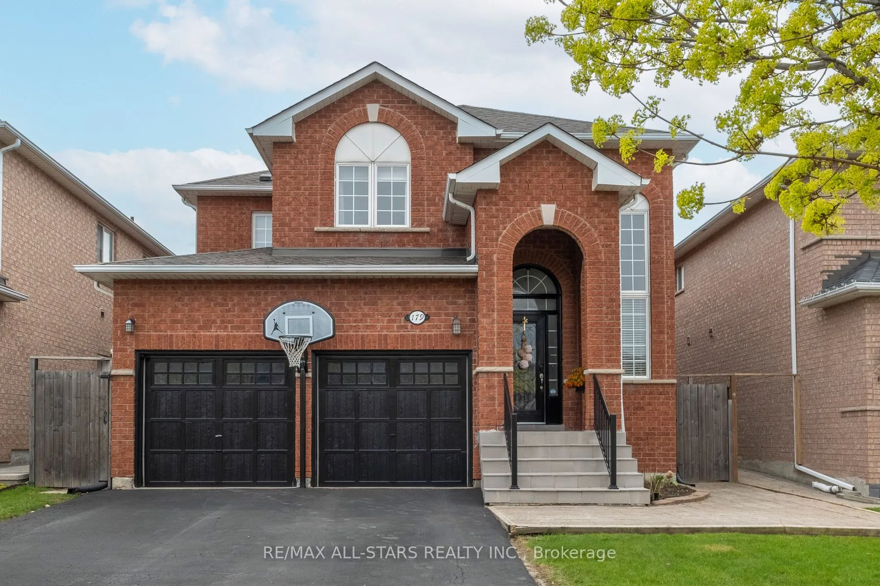 Detached Home For Sale | N13211112