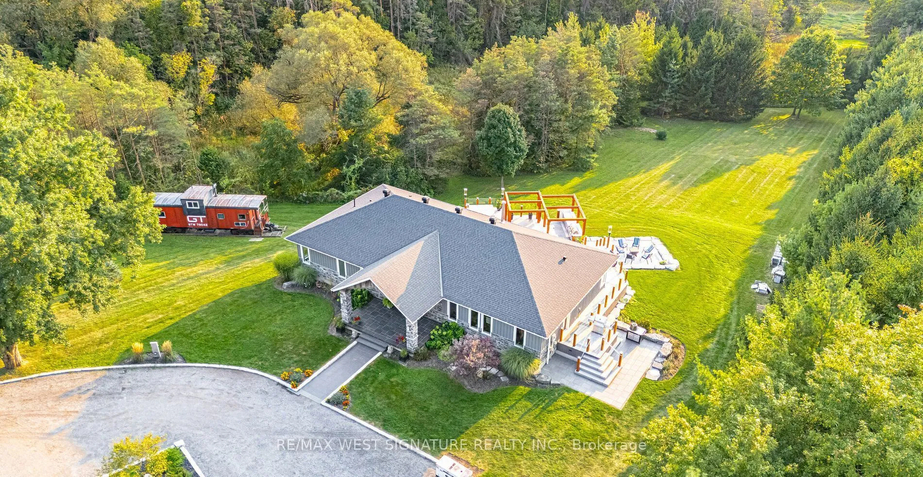 Detached Home For Sale | N13212716