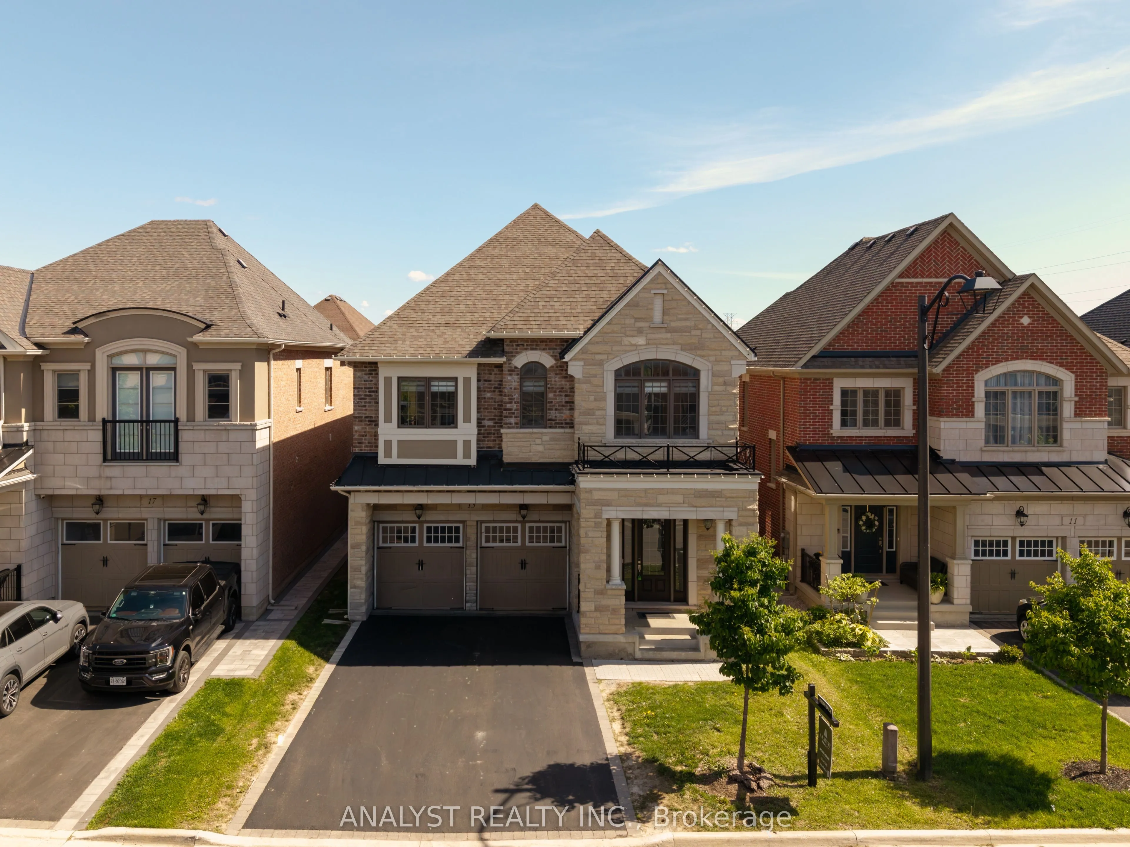Detached Home For Sale | N13216604