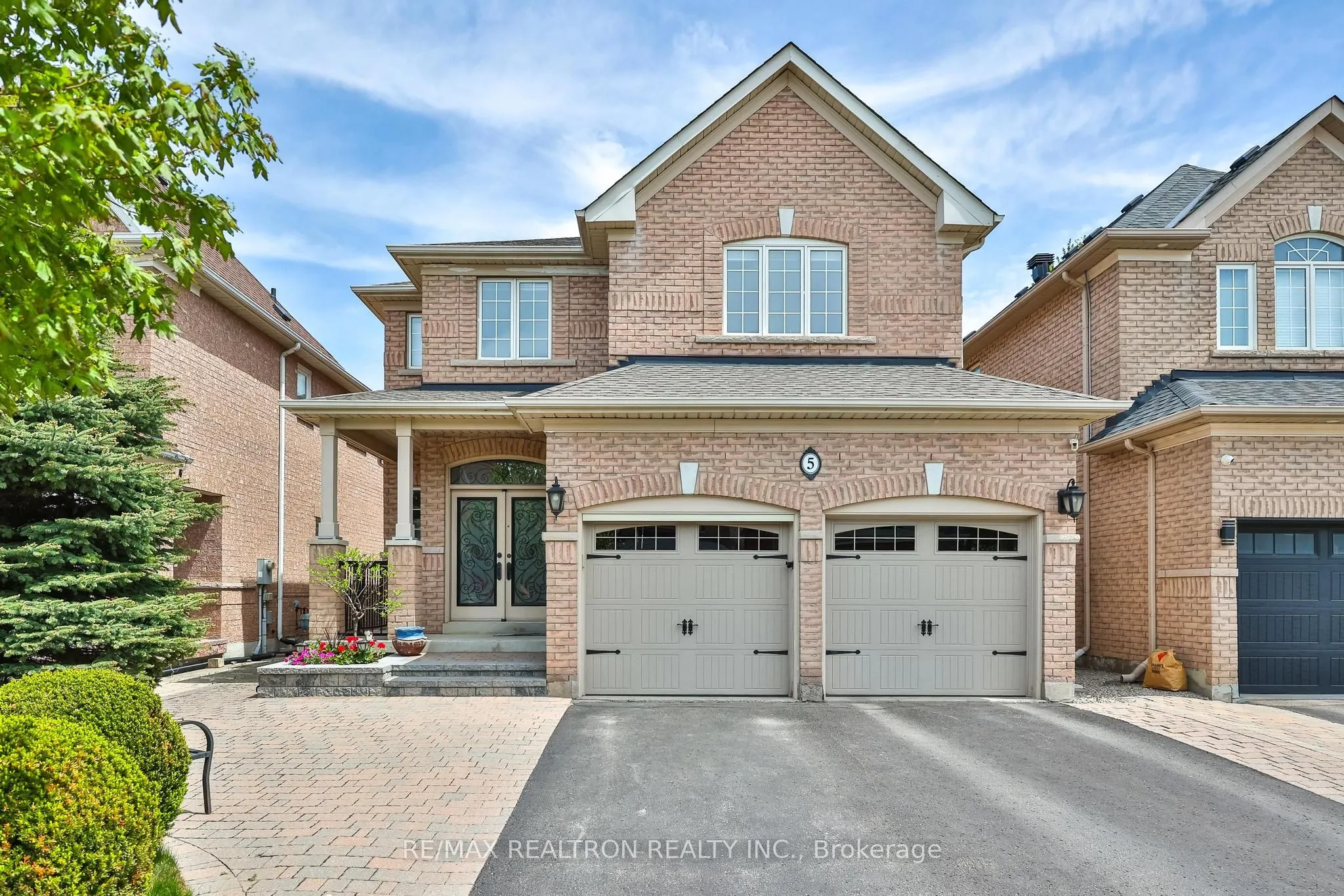 Detached Home For Sale | N13217106