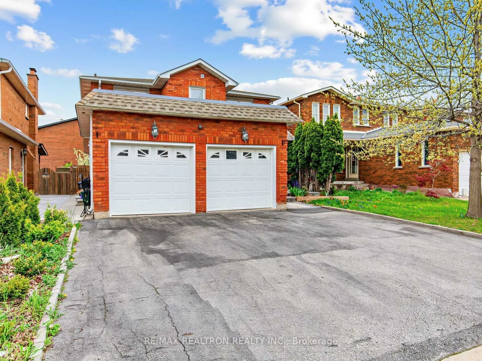 Detached Home For Sale | N13220810